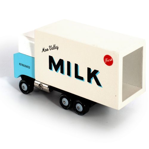 CNDT464 CC MilkTruck Quarter Rear