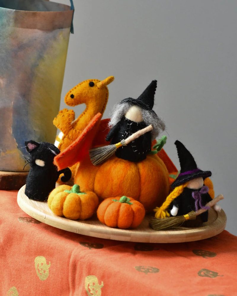 Felt Halloween Play Setup 4 026e42a1 d2bb 42f0 8aa4 c9cec76614e7