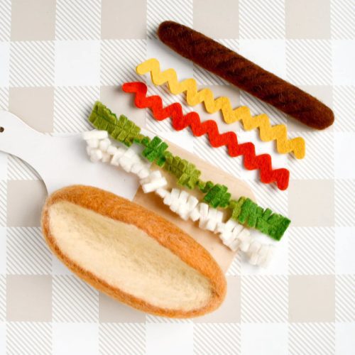 Felt Hot Dog 3 82b872fa b169 436d a1d9 bd40b37fa6e4