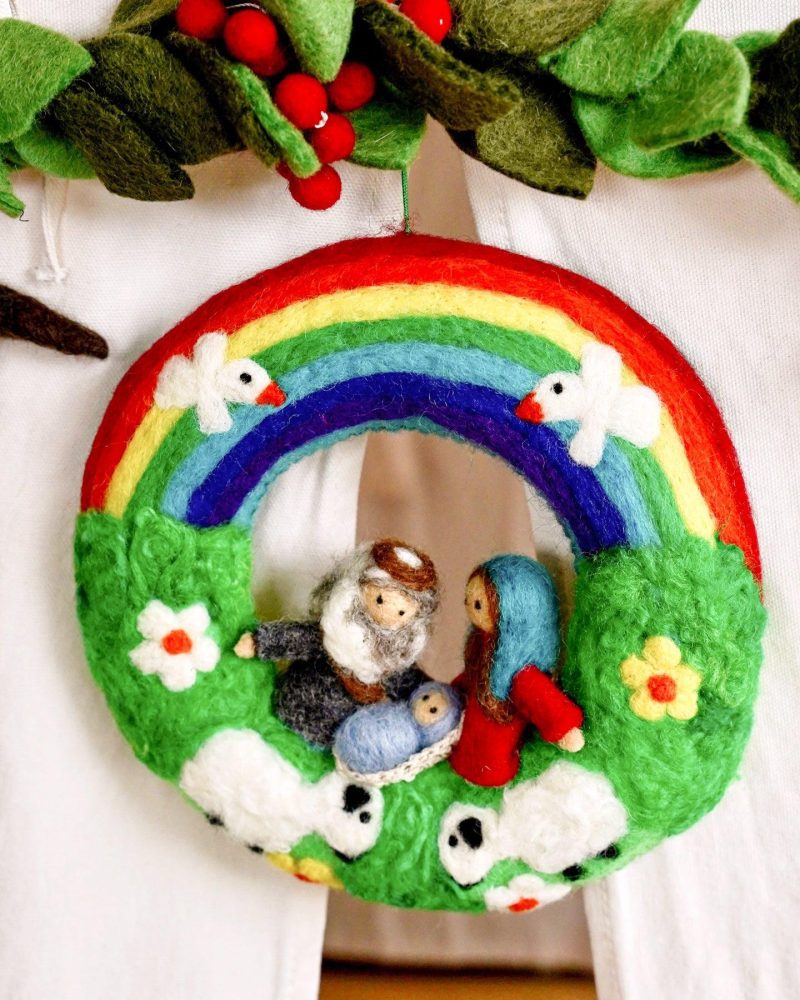 FeltChristmasRainbowNativityWreath3