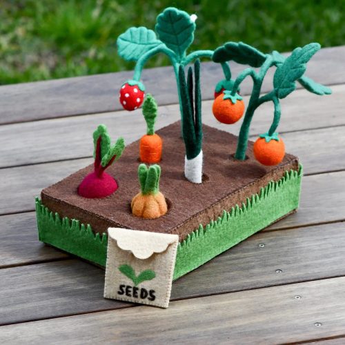 FeltGardenPlanterBoxwithPlantsandVegetables