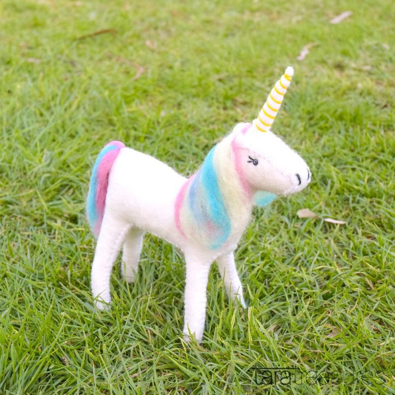 FeltUnicornToy3