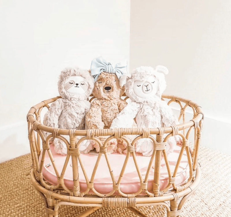 PoppieRattanDollCrib Pink5