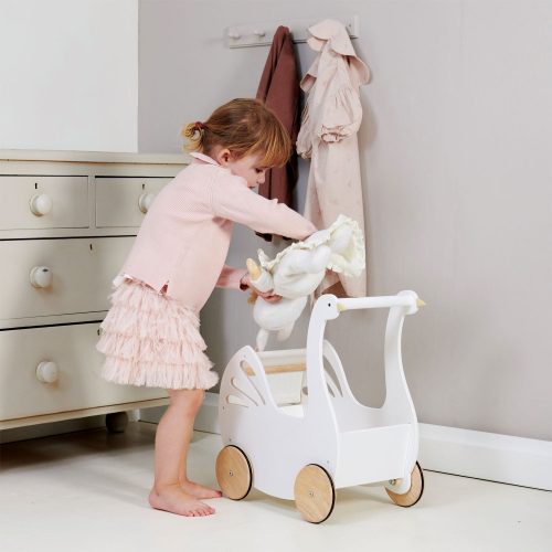 TL8105 sweet swan pram 9