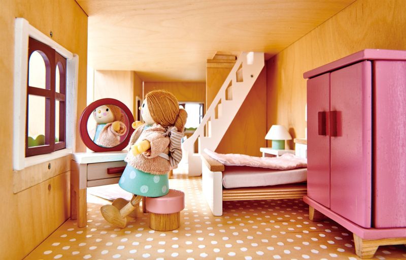 TL8152 dolls house bedroom furniture TL8144 mrs goodwood and the baby TL8126 fantail hall 2 5099c12f be38 4be1 b288 8c846bd90699