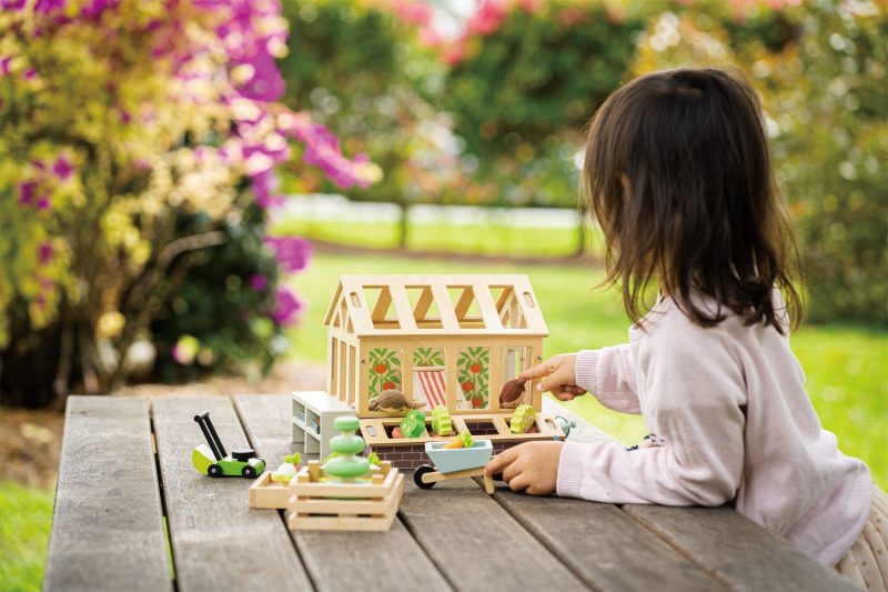 TL8371 greenhouse and garden set 7