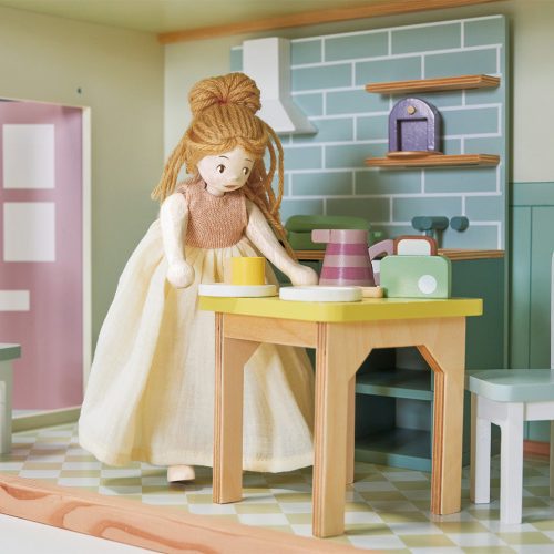 TL8861 mulberry mansion TL8881 ferne wooden doll 2 dd99bb60 cecc 40df 90be 0f37b12a8a2e