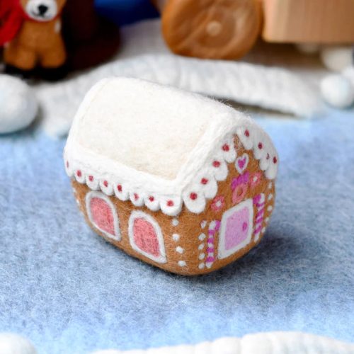 felt gingerbread house 8