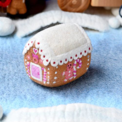 felt gingerbread house 9