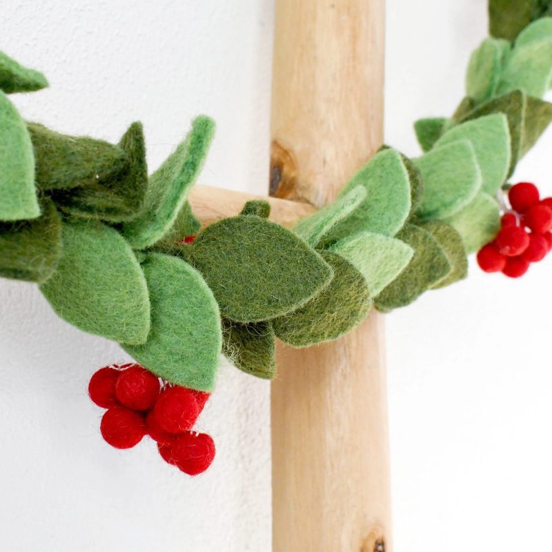 felt holly garland 5