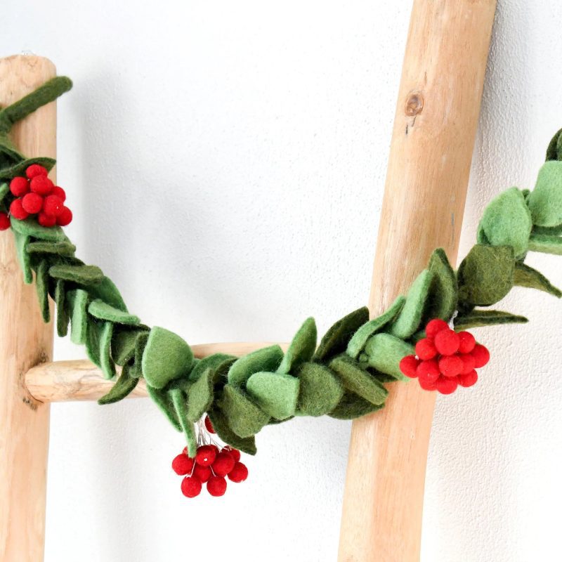 felt holly garland 6