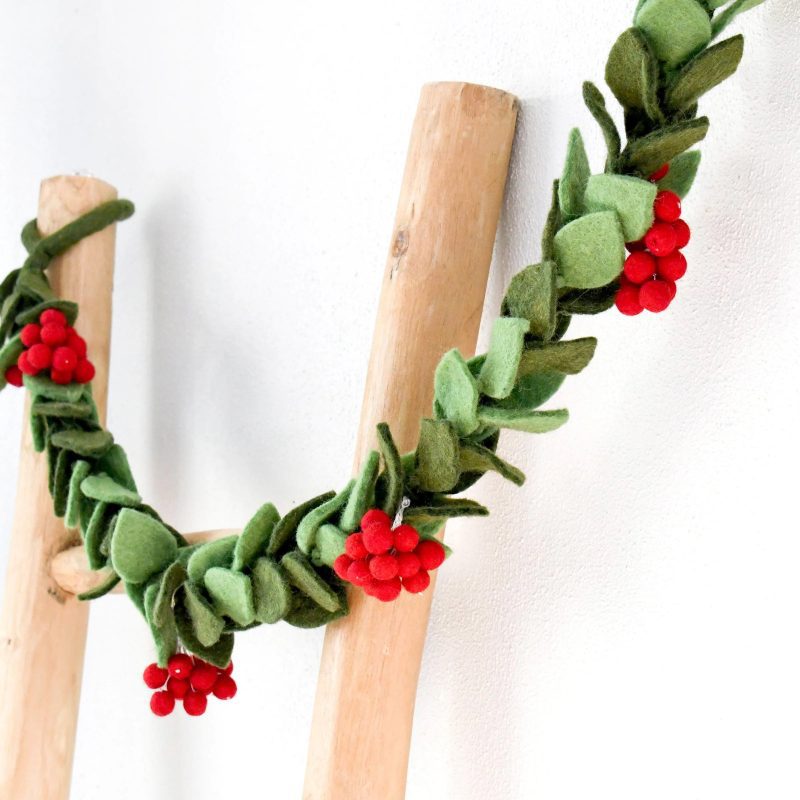 felt holly garland 7