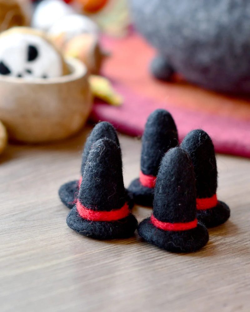 felt witches hat 2