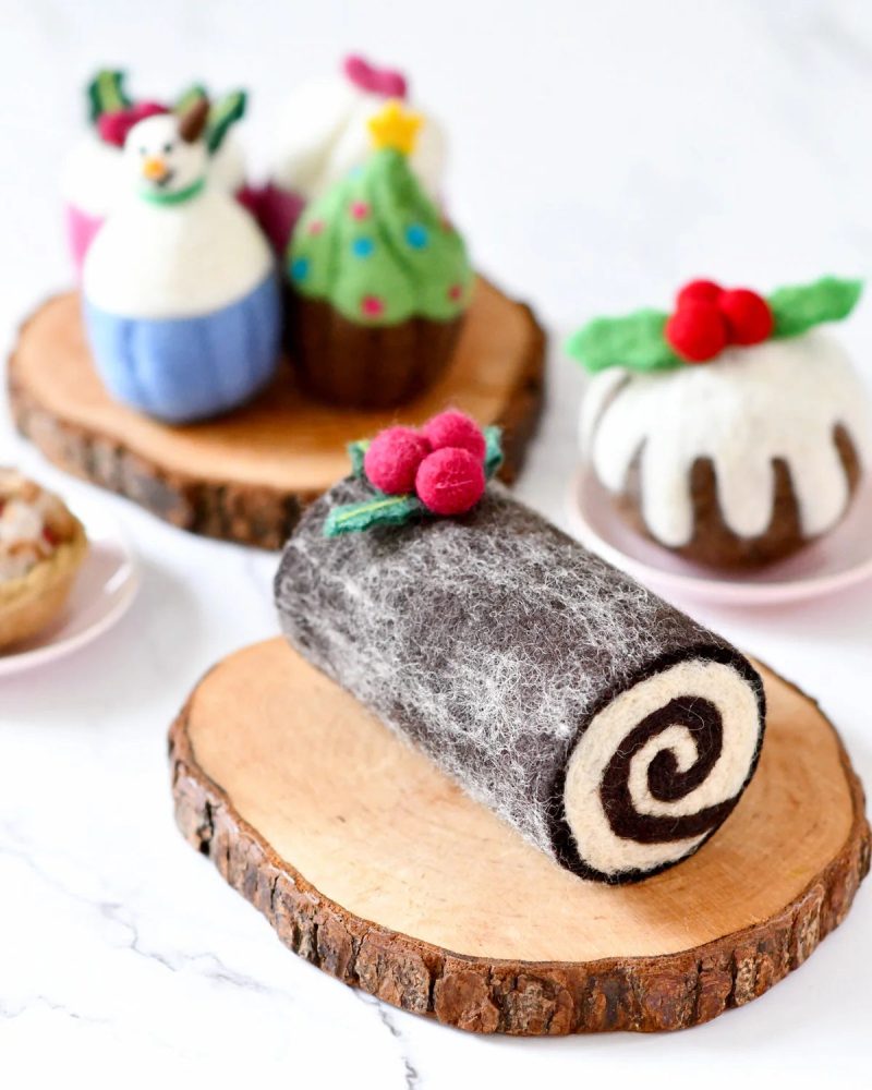 felt yule log cake 4