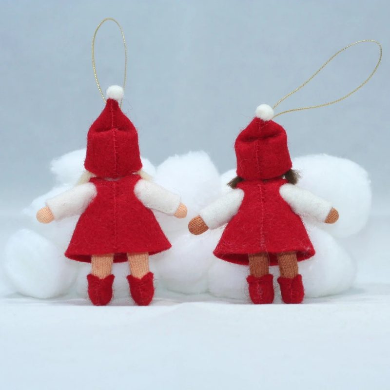 girls santa shelpers