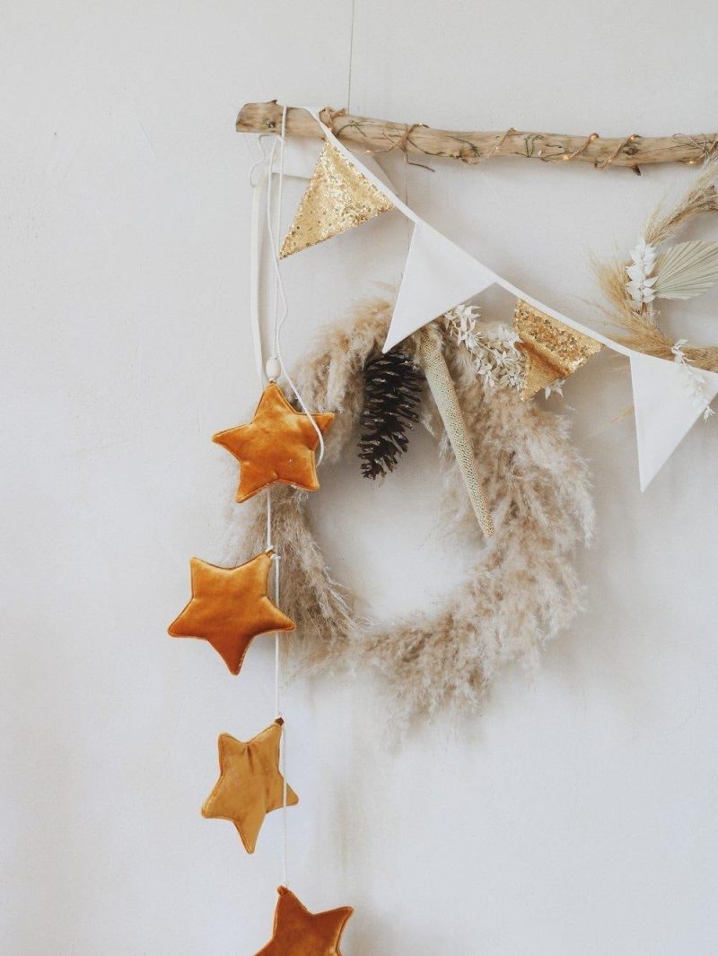 gold dust velvet garland with stars 437812