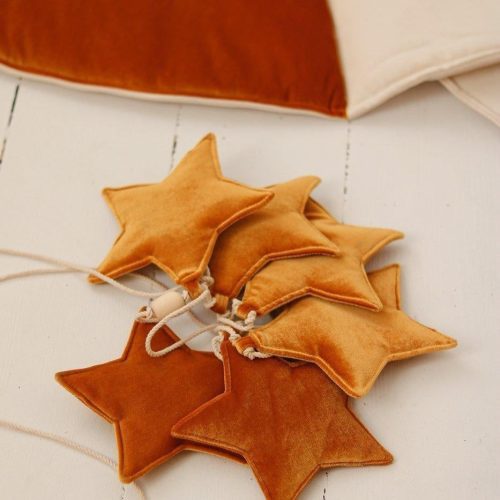 gold dust velvet garland with stars 563441