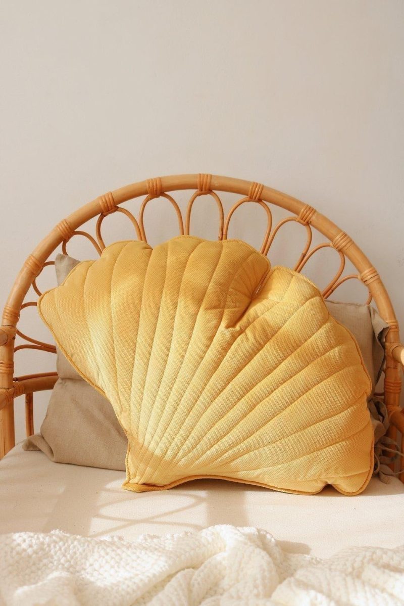 honey velvet ginkgo leaf cushion 130629