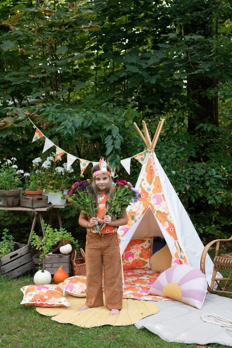 picnic with the flowers teepee tent 196855