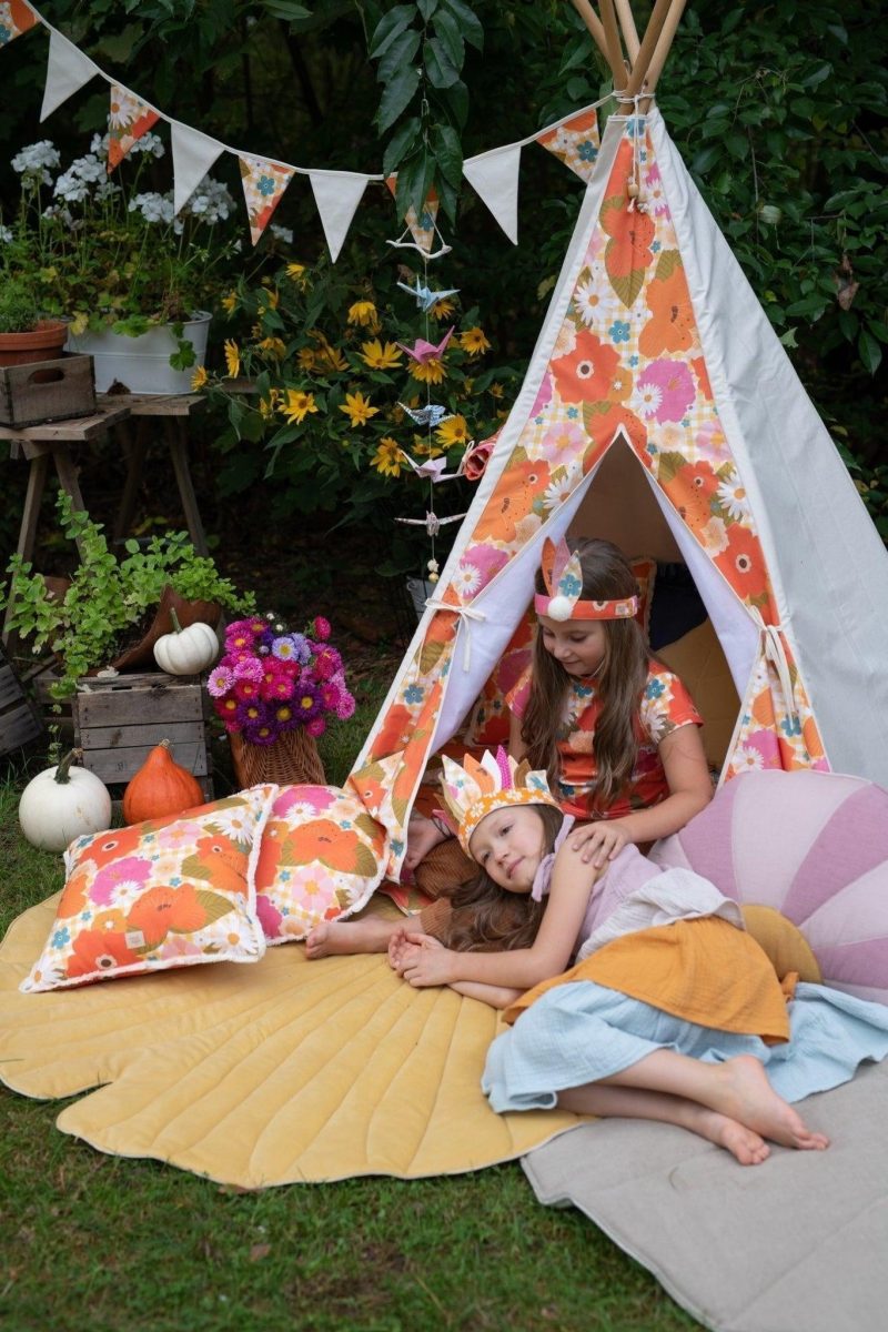 picnic with the flowers teepee tent 430803