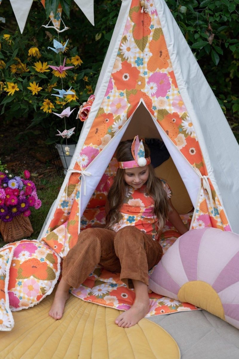 picnic with the flowers teepee tent 703701