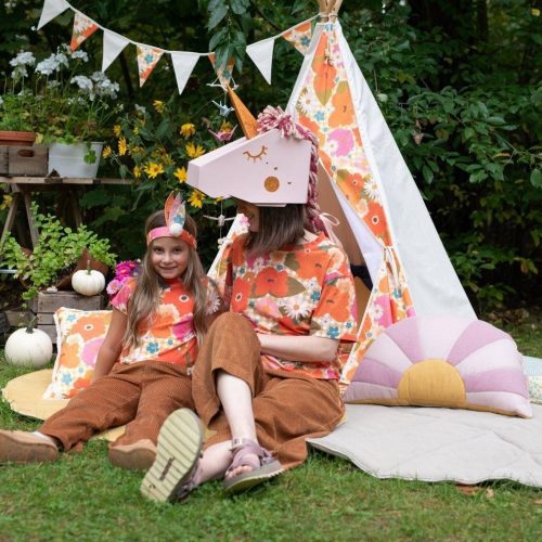 picnic with the flowers teepee tent 985358