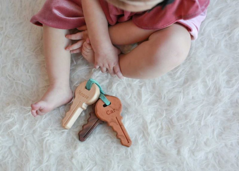 wooden toy keys 587561