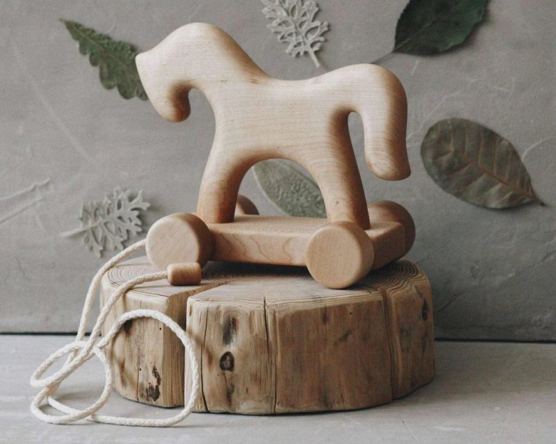 woodenhorsepulltoy